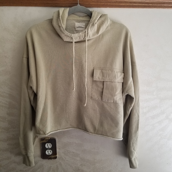 3X$25 Urban Outfitters Cropped Oversized Sweater Hoodie Raw Hem Size Medium - Picture 2 of 9